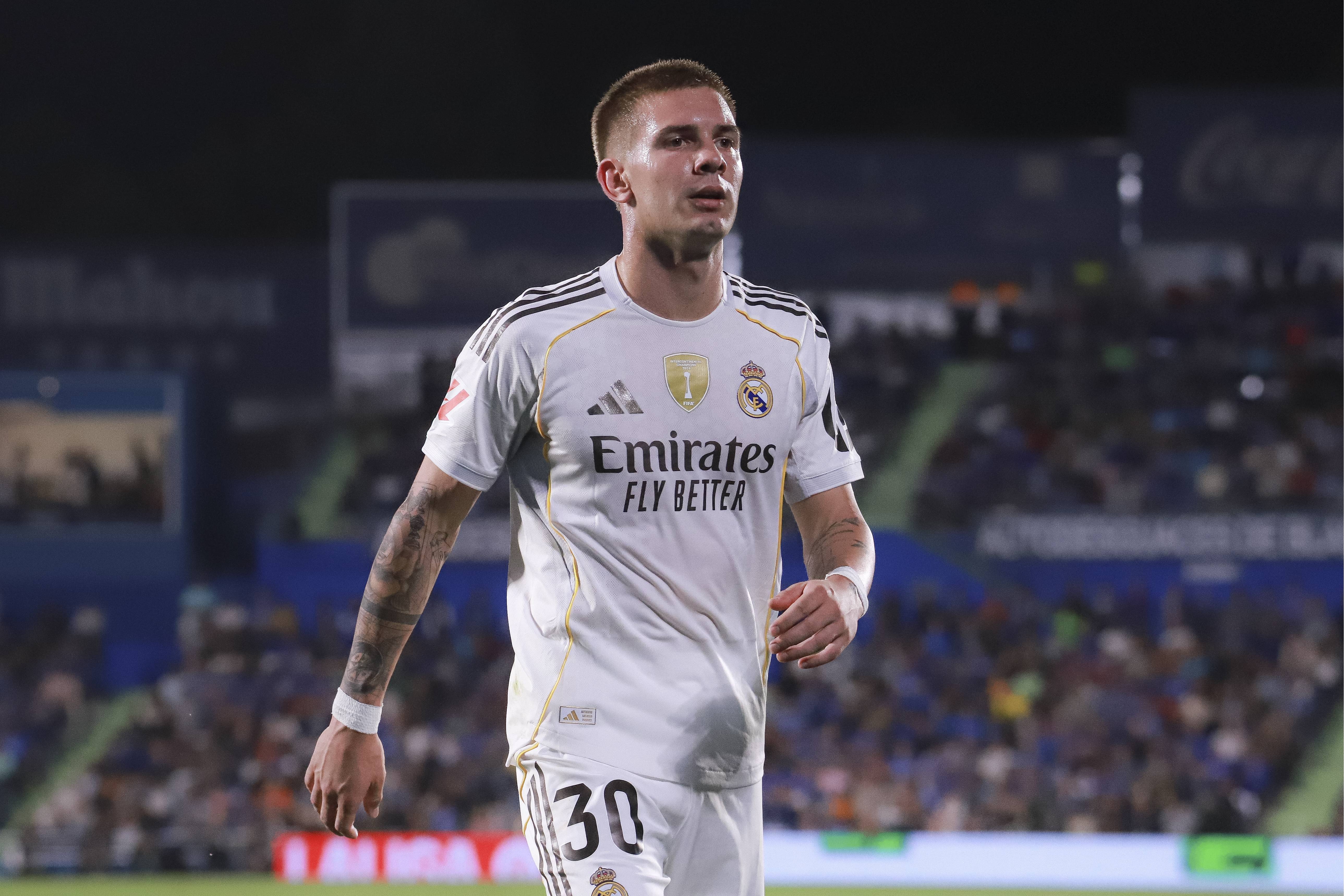 穆帅回归首胜 皇马4-1莱加内斯；FIFA成立200亿美元商业实体遭欧足联炮轰；曼奇尼二进宫救火意大利