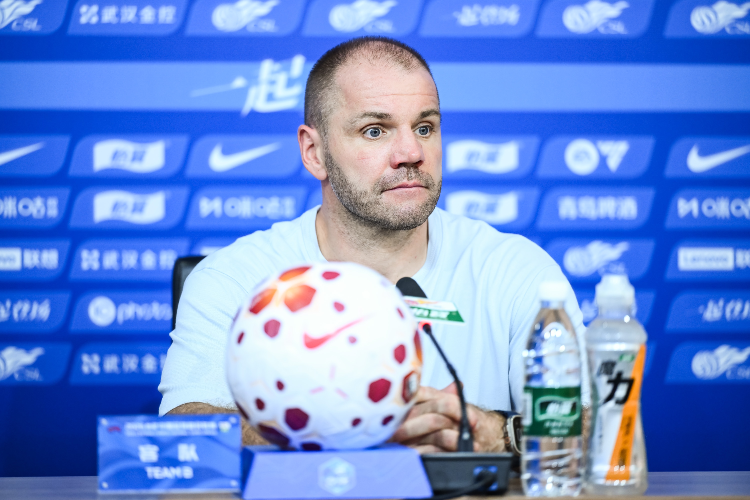 新鹏城2-0重庆铜梁龙,尼尔森确认奥乌苏肩膀脱臼休战两周 新鹏城2-0重庆铜梁龙,尼尔森确认奥乌苏肩膀脱臼休战两周