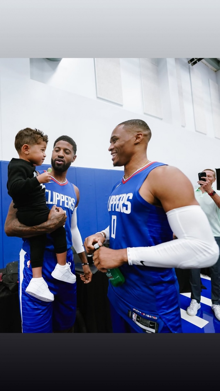 威少结束18年NBA生涯 乔治社媒晒图致敬