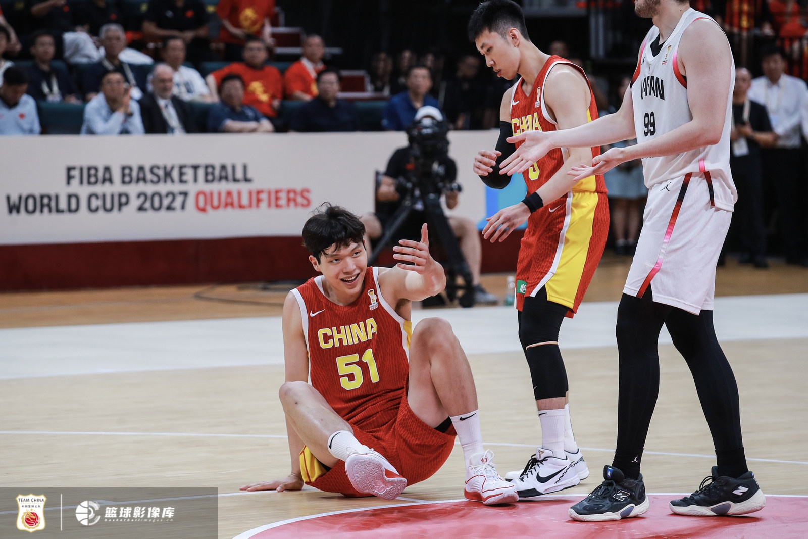 新华社:中国男篮需要一场翻身仗 要最大限度地激发杨瀚森的潜力 新华社:中国男篮需要一场翻身仗 要最大限度地激发杨瀚森的潜力