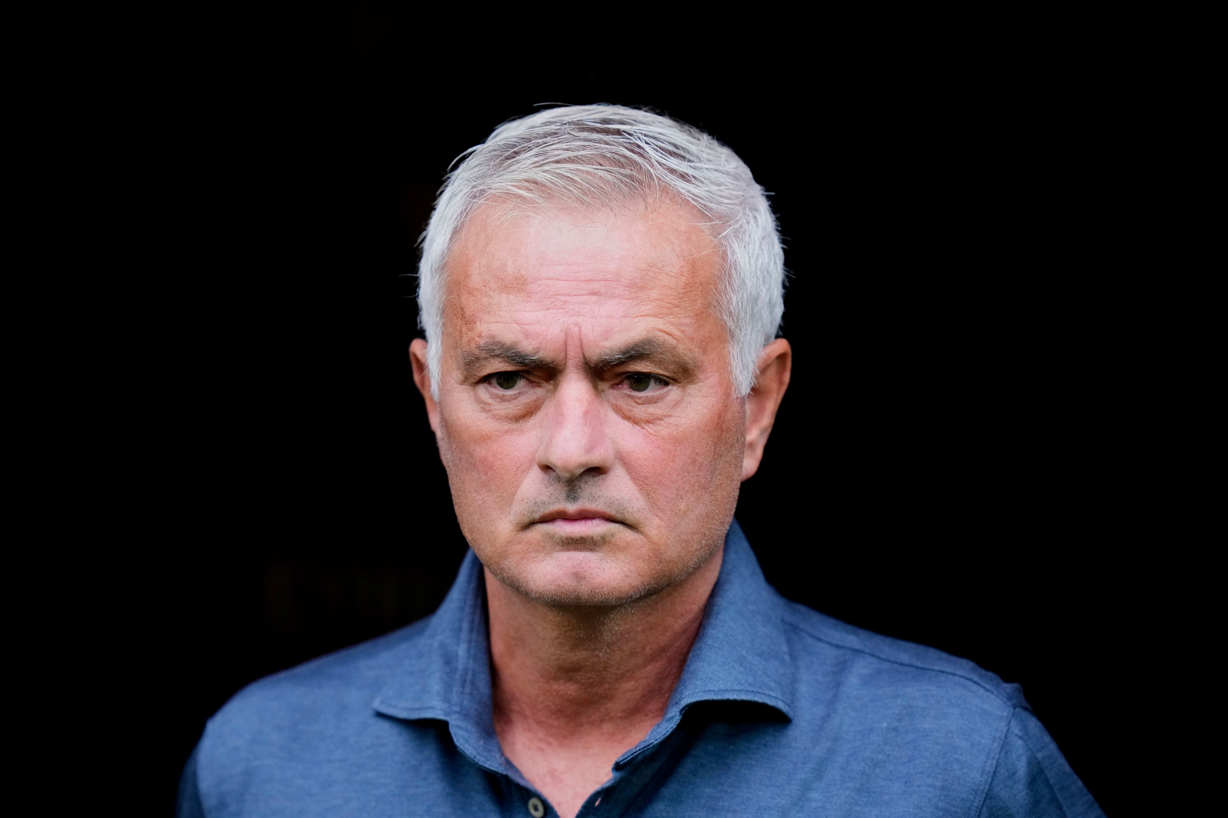 早报：B费戴帽+助攻，曼联逆转大胜伊镇