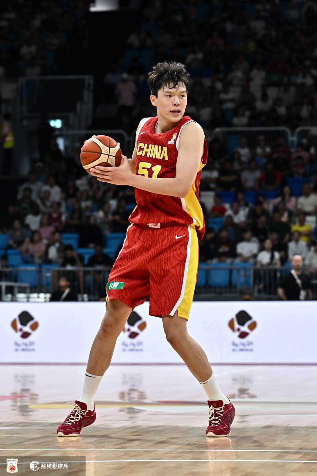 媒体人:能撑起国家队的杨瀚森已经越来越成型 他承担了更多压力