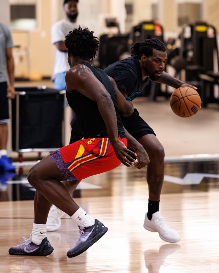 这把高端局！KD、申京、伊森、莫布里、加兰、克莱等球员一起训练